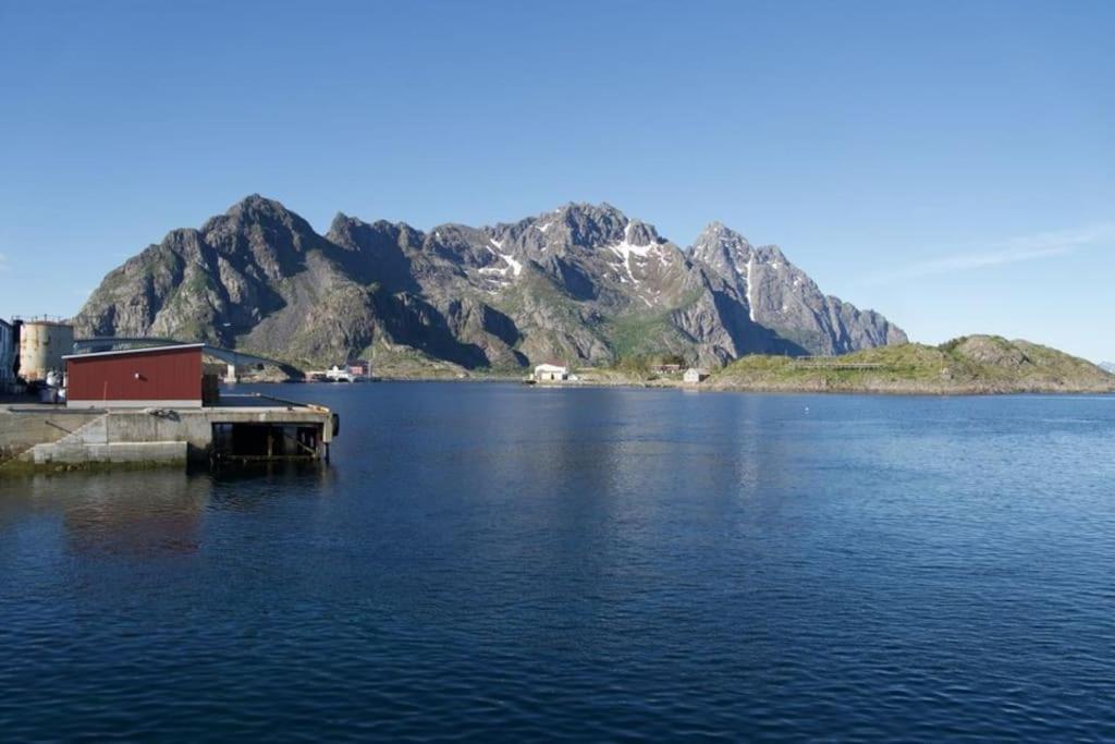 Seafront Apartment Henningsvær Buitenkant foto