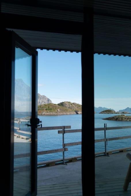 Seafront Apartment Henningsvær Buitenkant foto
