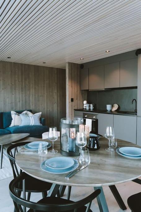 Seafront Apartment Henningsvær Buitenkant foto