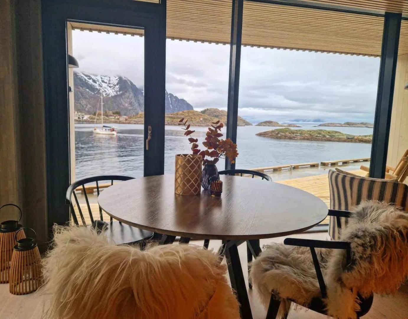 Seafront Apartment Henningsvær Buitenkant foto
